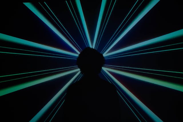 Broń laserowa i sztuczna inteligencja – przyszłość amerykańskiej marynarki wojennej