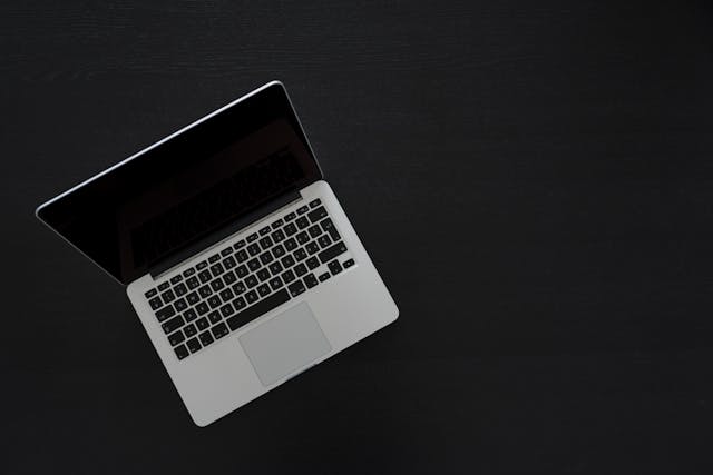 Jak obrócić ekran w laptopie – poradnik krok po kroku