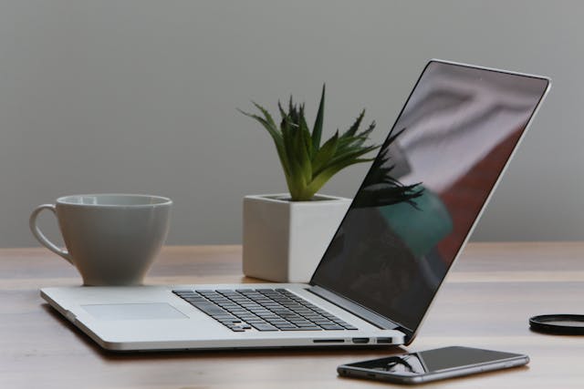 Laptop z kartą SIM? Nadal rzadkość, choć technologia już dawno dojrzała
