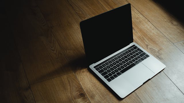 Jeff Bezos: komputery osobiste odejdą do lamusa. Przyszłość jest w chmurze