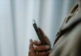 Jak zresetować telefon przyciskami i przywrócić jego sprawność?