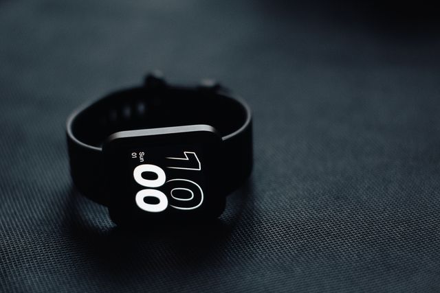 Najlepszy smartwatch do 500 zł – ranking modeli na 2026 rok