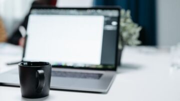 Jakie wymiary w centymetrach mają laptopy 13-, 15- i 17-calowe?