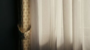 Jak prać firanki, żeby długo zachowały świeżość i ładny wygląd?